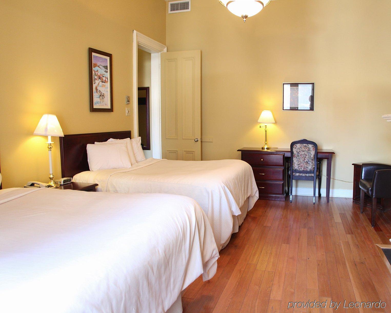 Unilofts Grande-allee Hotel 3*