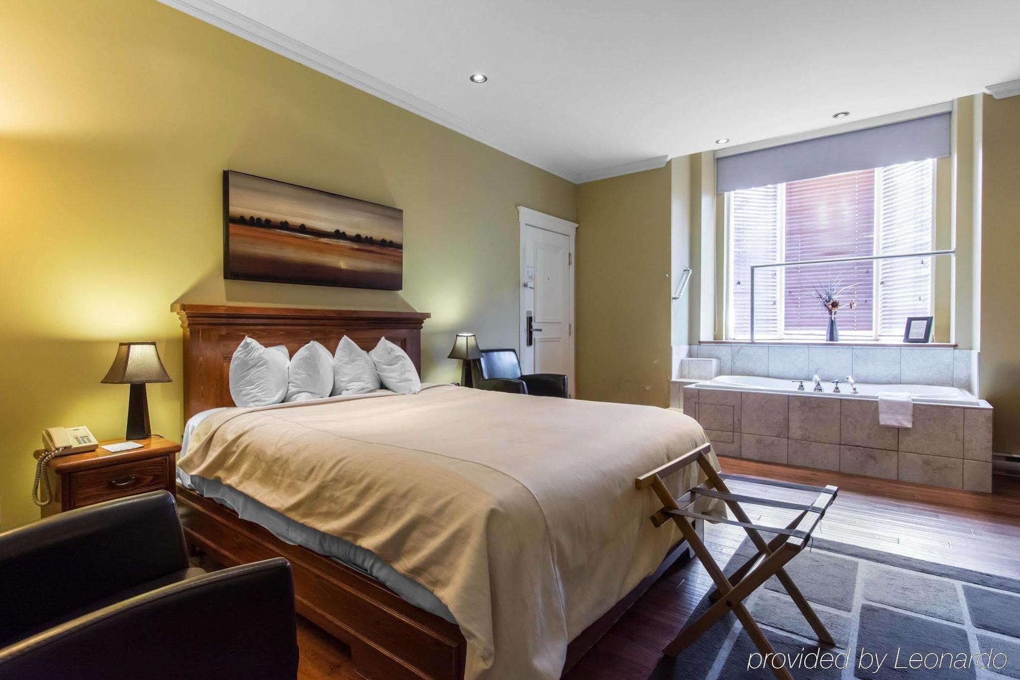 Unilofts Grande-allée Hotel 3*